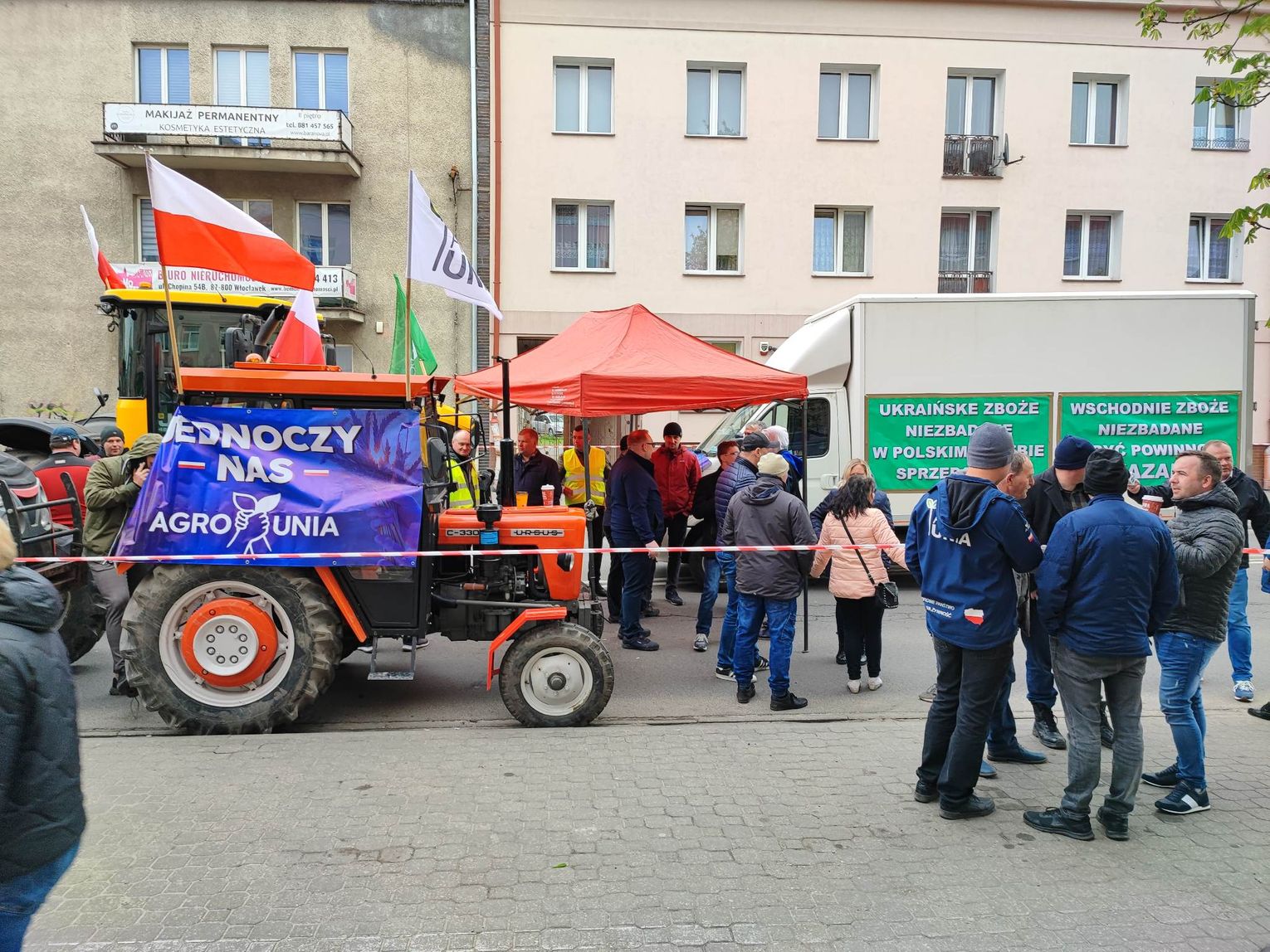 Protestujący rolnicy we Włocławku